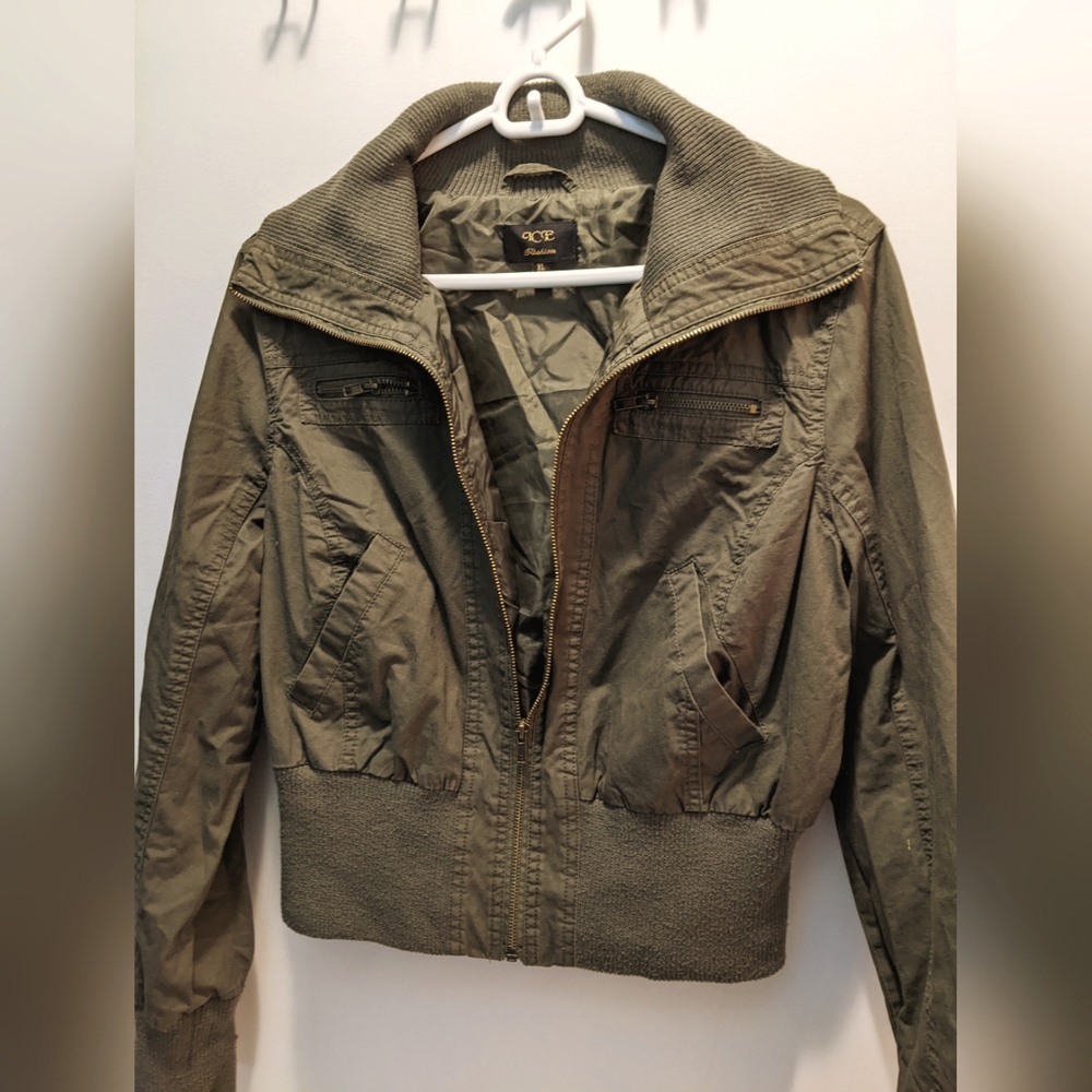 Army Green Bomber Jacket || Gently Used Excellent Condition!!